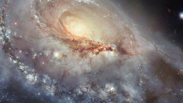 Snapshot of a peculiar spiral