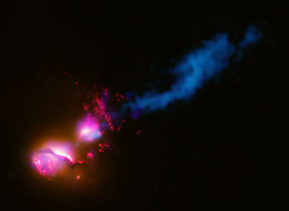 "Death Star" : galaxy black hole fires at neighbouring galaxy