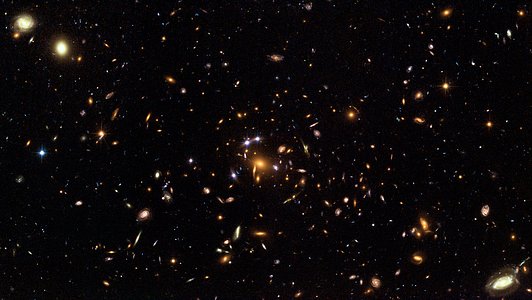 Hubble captures a "five-star" rated gravitational lens