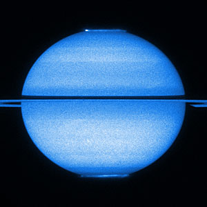 Double light show in a single shot: Hubble images both of Saturn's aurorae