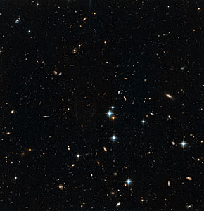 Stars in the Andromeda Galaxy’s halo with background galaxies (1)