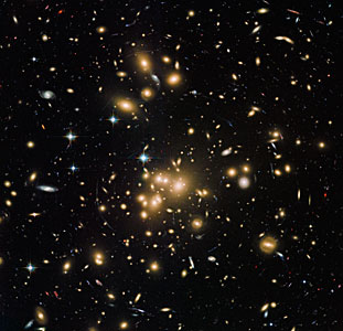New Hubble view of galaxy cluster Abell 1689