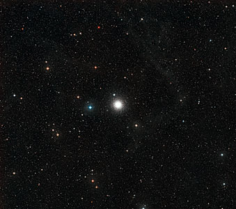 Wide field image of star cluster Messier 15 (ground-based view)