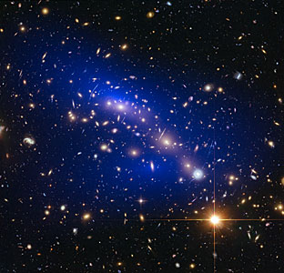 Galaxy cluster MACS J0416.1–2403 with dark matter map