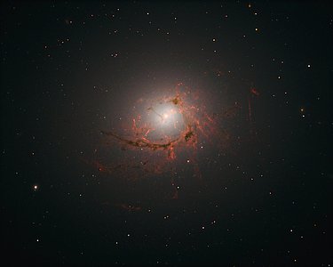 Dusty filaments in NGC 4696