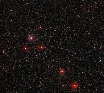 Ground-based view of the sky around the galaxy ESO 495-21