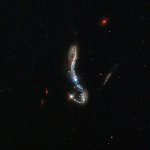 Light and dust in a nearby starburst galaxy