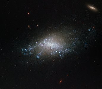 Hubble spies NGC 3274