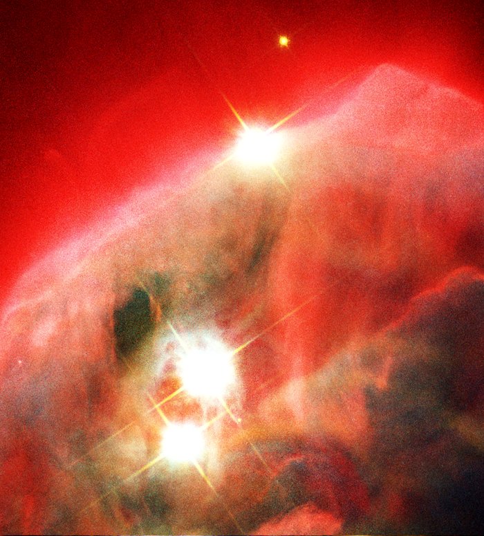 ACS uncovers dust layers to show inner region of dusty nebula