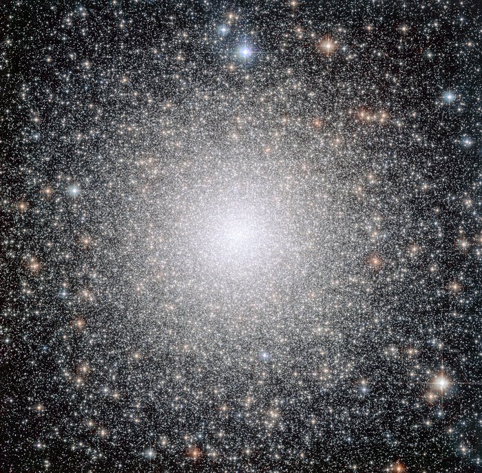 The globular cluster NGC 6388, observed by Hubble