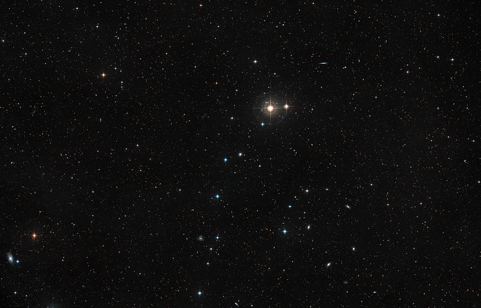 Wide-field view of NGC 4993 (ground-based view)