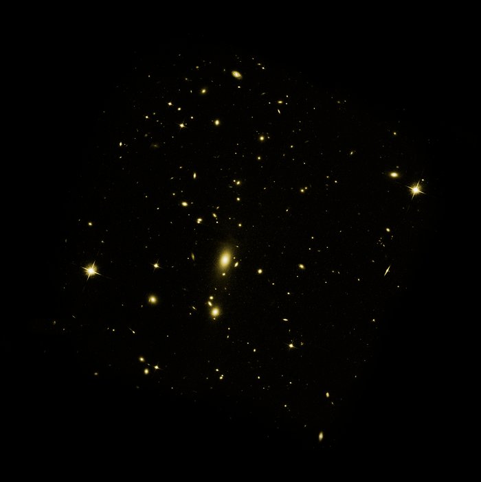 Visible-Light Image of Galaxy Cluster MS 0735