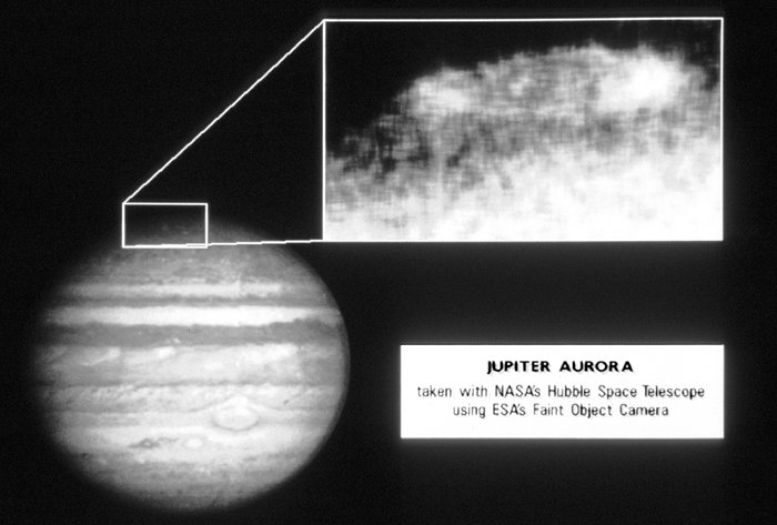 NASA Hubble Space Telescope photographs Jupiter aurora