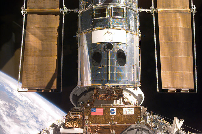 SM3A: Hubble Captured in the Discovery Cargo Bay