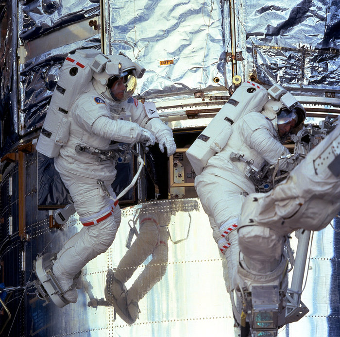 SM3A: Foale and Nicollier on Spacewalk